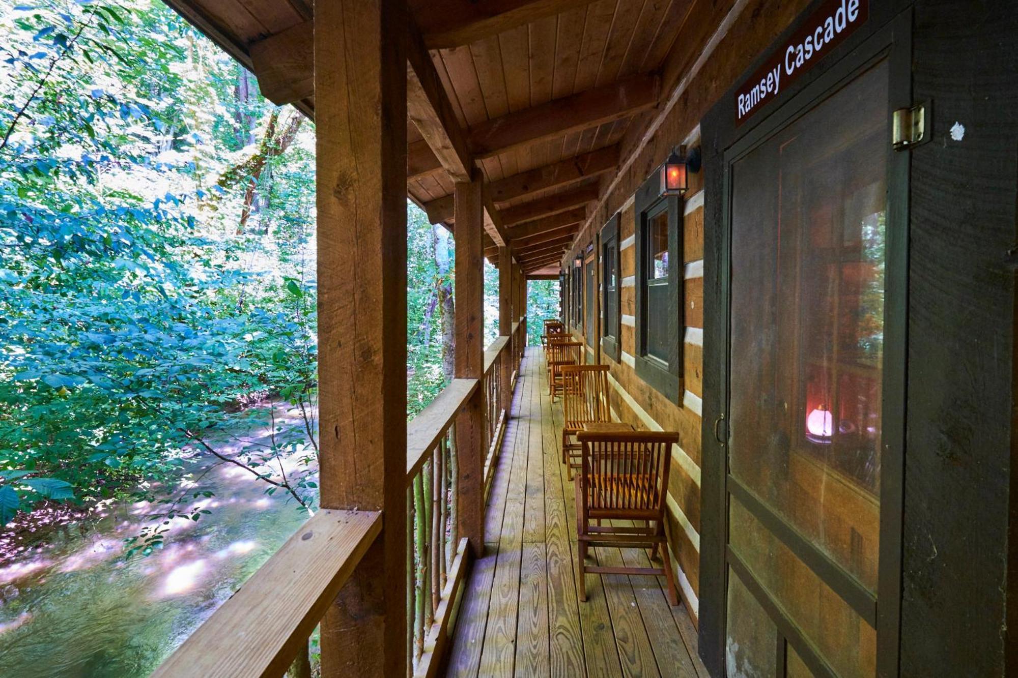 Cosby Creekwalk Inn Bed And Breakfast With Cabins المظهر الخارجي الصورة