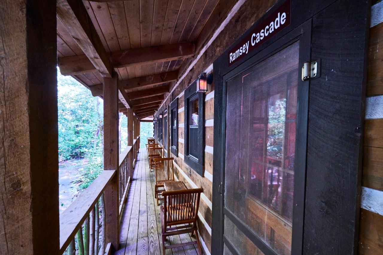 Cosby Creekwalk Inn Bed And Breakfast With Cabins المظهر الخارجي الصورة